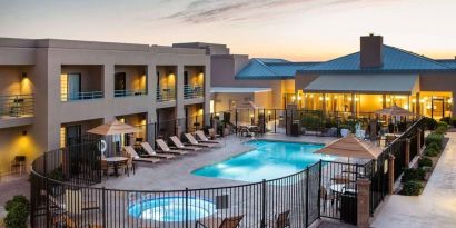 Beautiful outdoor terrace at Sonesta Select Scottsdale At Mayo Clinic Campus.