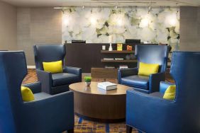 Lounge and coworking space at Sonesta Select Scottsdale At Mayo Clinic Campus.