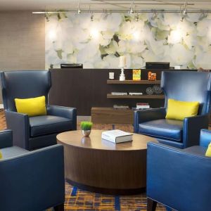 Lounge and coworking space at Sonesta Select Scottsdale At Mayo Clinic Campus.