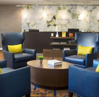 Lounge and coworking space at Sonesta Select Scottsdale At Mayo Clinic Campus.