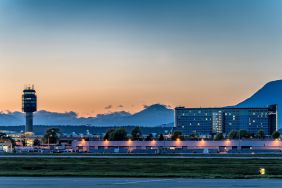 Fairmont Vancouver Airport - YVR Terminal Hotel