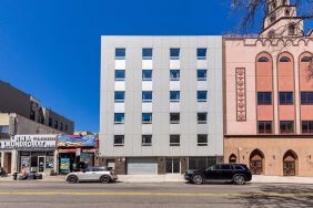 Street parking at Astoria Inn LaGuardia Hotel.