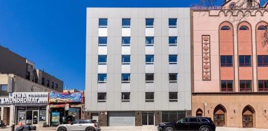 Street parking at Astoria Inn LaGuardia Hotel.