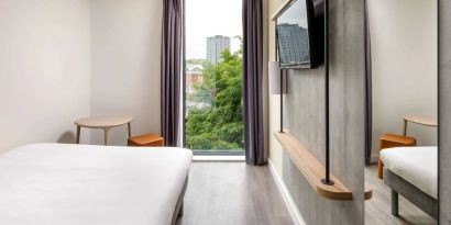 Day rooms with natural light at Ibis Budget Sheffield Centre St Marys Gate.