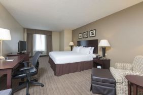 Day rooms equipped with desk and work space ideal for working remotely at Holiday Inn Aurora North- Naperville.