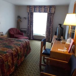 King room with work desk at Norwood Inn & Suites - Roseville.