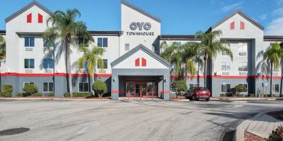 Parking available at OYO Townhouse Orlando West.