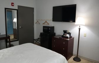 Airport Waterfront Inn, Philadelphia