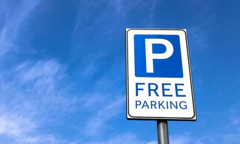 Free parking at Airport Waterfront Inn.