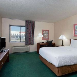 Norwood Inn & Suites Indianapolis