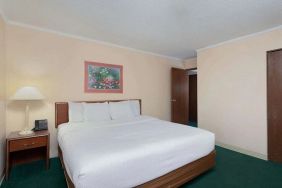 Norwood Inn & Suites Indianapolis