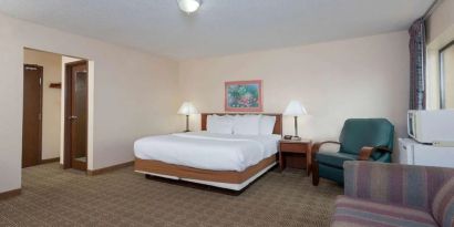 Norwood Inn & Suites Indianapolis