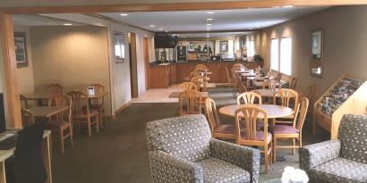 Norwood Inn & Suites Milwaukee