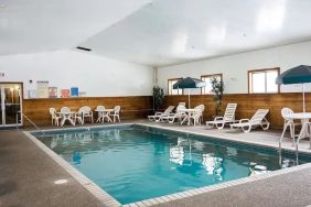 Norwood Inn & Suites - Roseville