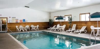 Norwood Inn & Suites - Roseville