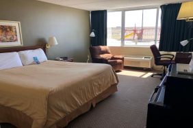 Norwood Inn & Suites La Crosse