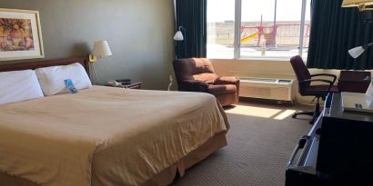 Norwood Inn & Suites La Crosse