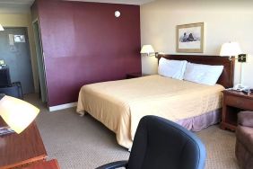 Norwood Inn & Suites La Crosse