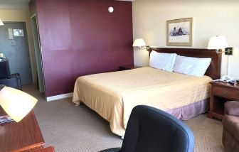 Norwood Inn & Suites La Crosse, La Crosse