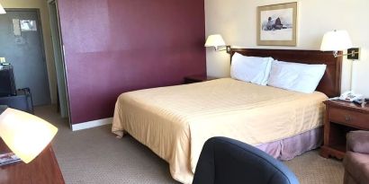 Norwood Inn & Suites La Crosse