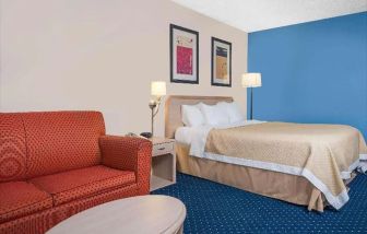 Norwood Inn & Suites La Crosse, La Crosse