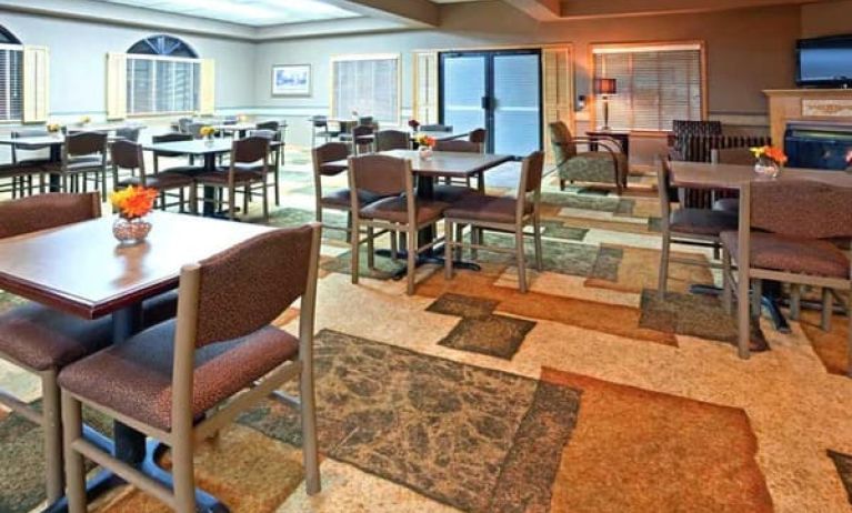 Norwood Inn & Suites Eagan, Eagan