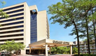 Hotel exterior at Embassy Suites By Hilton, Crystal City National Airport.