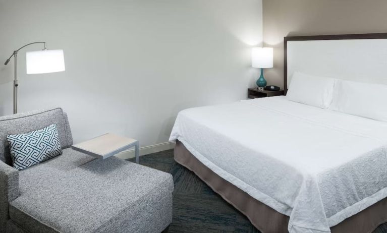 Day use room at Hampton Inn Los Angeles-Orange County-Cypress.