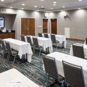 Meeting room at Hampton Inn Los Angeles-Orange County-Cypress.