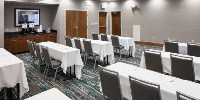 Meeting room at Hampton Inn Los Angeles-Orange County-Cypress.