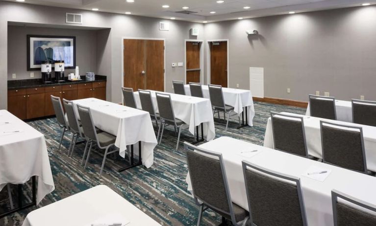 Meeting room at Hampton Inn Los Angeles-Orange County-Cypress.