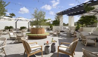 THesis Hotel Miami Coral Gables, Curio Collection By Hilton