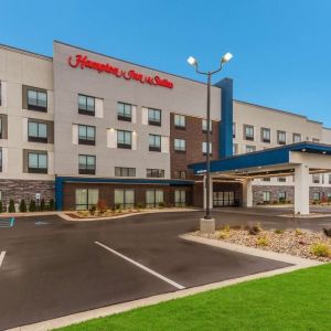 Hampton Inn & Suites Benton Harbor