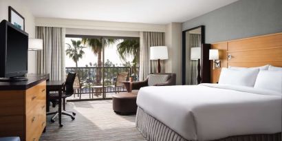 Delux king room with natural light at Sonesta Redondo Beach & Marina.