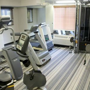 Sonesta Simply Suites Nashville Brentwood’s fitness center provides an array of different exercise machinery for guests.