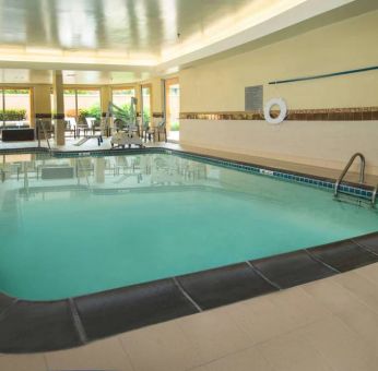 Sonesta Select Allentown Bethlehem Airport’s indoor pool has a lift, and numerous chairs nearby.