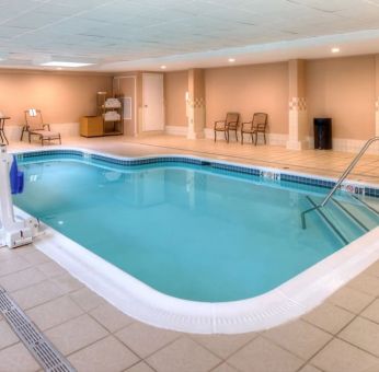 Indoor pool at Holiday Inn Belcamp - Aberdeen Area.