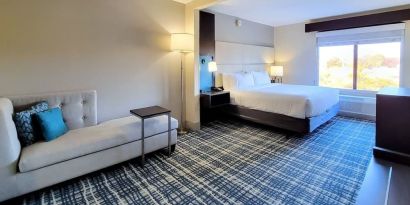 Day use room with natural light and lounge area at Holiday Inn Belcamp - Aberdeen Area.