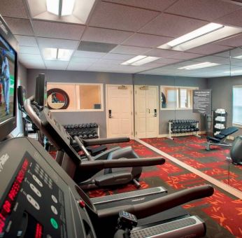 Sonesta ES Suites Allentown Bethlehem Airport’s fitness center has a variety of exercise machines in addition to rows of free weights.