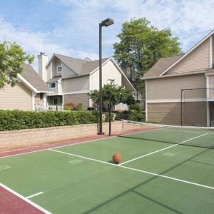 Sonesta ES Suites Cincinnati - Blue Ash’s sports court can be used for various activities including basketball and tennis.