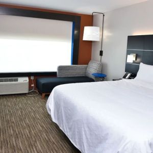 Day room with natural light at Holiday Inn Express & Suites Bensenville - O'Hare.