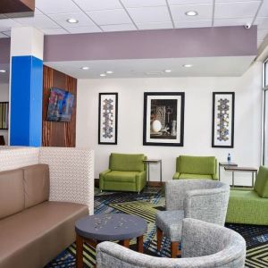 Lobby and coworking space at Holiday Inn Express & Suites Bensenville - O'Hare.