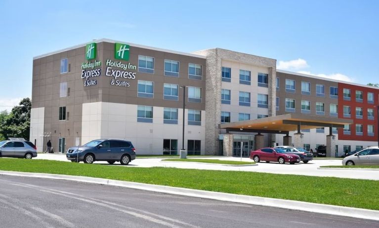 Parking available at Holiday Inn Express & Suites Bensenville - O'Hare.