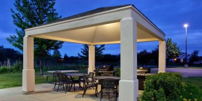 Sonesta Simply Suites Chicago Waukegan’s gazebo includes two barbecues, plus tables and chairs for outdoor dining or socializing.