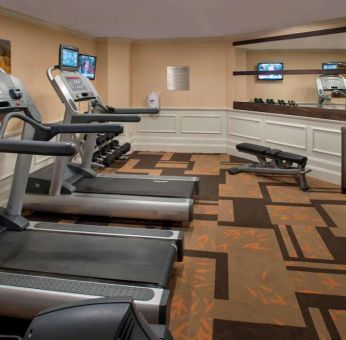 Sonesta Select Tinton Falls Eatontown’s fitness center includes both treadmills and free weights for guests to use.