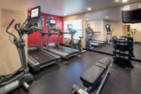 Sonesta Simply Suites Seattle Renton’s fitness center has a widescreen TV, racks of free weights, and exercise machines including treadmills and an elliptical.