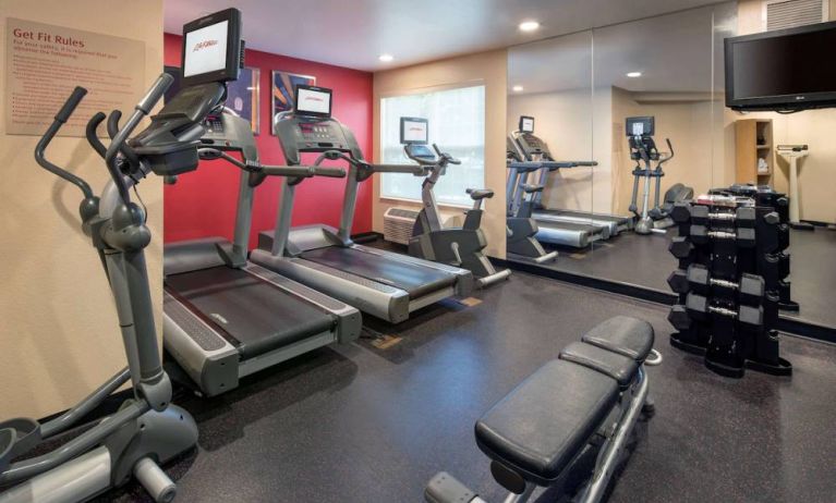 Sonesta Simply Suites Seattle Renton’s fitness center has a widescreen TV, racks of free weights, and exercise machines including treadmills and an elliptical.