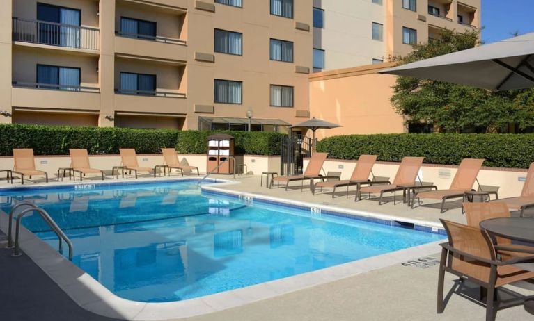 Relaxing outdoor pool at Sonesta Select Dallas Central Expressway.