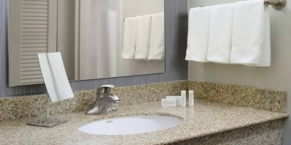 Guest bathroom at Sonesta Select Dallas Central Expressway.