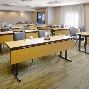 Meeting room at Sonesta Select Dallas Central Expressway.